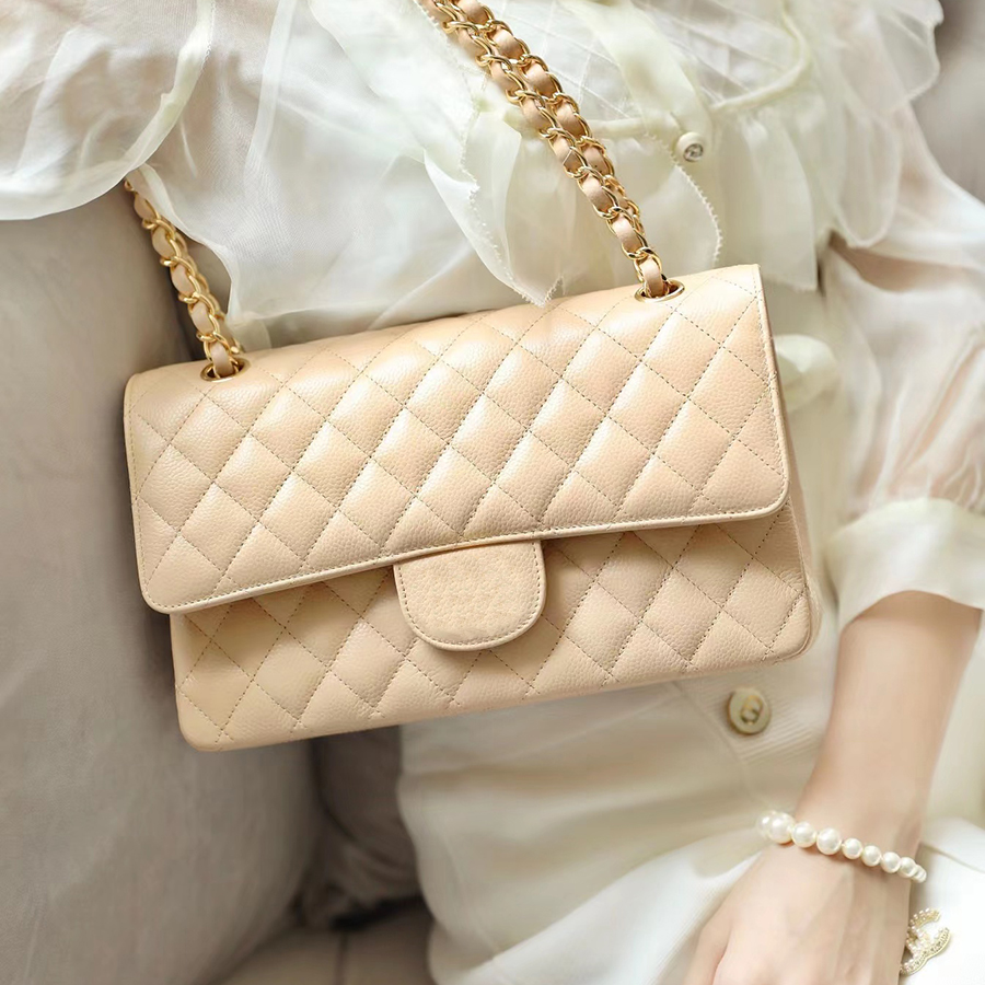 10A Top quality woman shoulder bag 25CM caviar leather chain bag fashion crossbody bags luxury designer bagss High-End lady purse With box C001, E(edge stitching)
10A Top quality woman shoulder bag 25CM caviar leather chain bag fashion crossbody bags luxury designer bagss High-End lady purse With box C001, E(edge stitching)