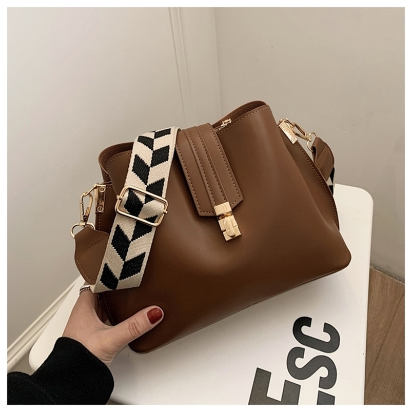 Brief fashion PU Leather Bucket Crossbody Bags For Women Designer Fashion Lady Luxury Shoulder Handbags 220401, Coffee
Brief fashion PU Leather Bucket Crossbody Bags For Women Designer Fashion Lady Luxury Shoulder Handbags 220401, Coffee
