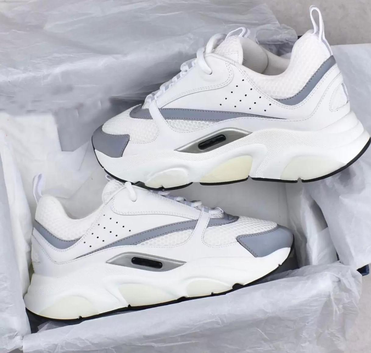 Top Luxury Sports Shoes 2022S/S B22 Reflective Sneakers Mesh & Leather Runner Skateboard Walking Tech Fabrics Wholesale Fashion Trainers EU38-46 with box
Top Luxury Sports Shoes 2022S/S B22 Reflective Sneakers Mesh & Leather Runner Skateboard Walking Tech Fabrics Wholesale Fashion Trainers EU38-46 with box