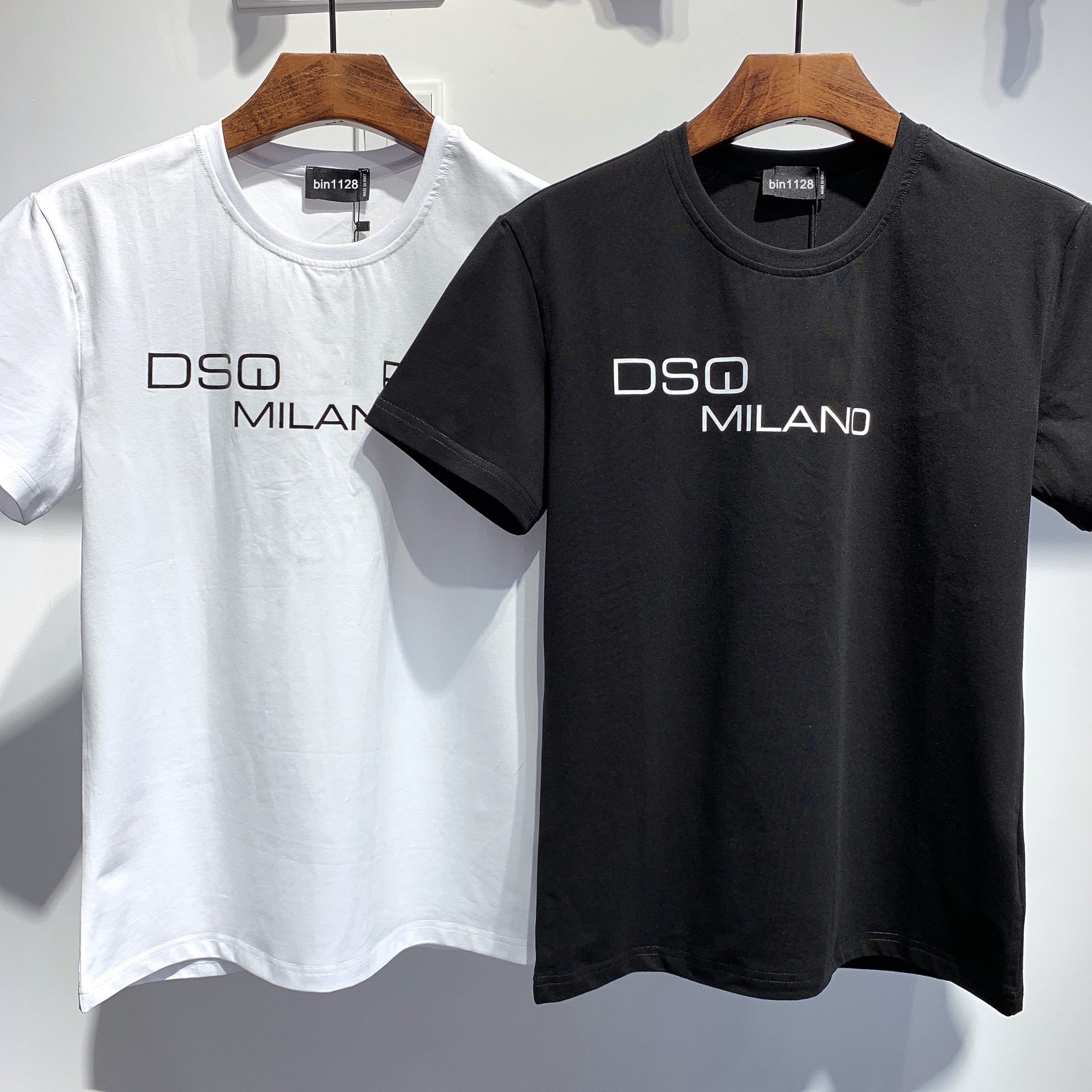 DSQ PHANTOM TURTLE 2020SS New Mens Designer T shirt Paris fashion Tshirts Summer DSQ Pattern T-shirt Male Top Quality 100% Cotton Top 6854, For transportation
DSQ PHANTOM TURTLE 2020SS New Mens Designer T shirt Paris fashion Tshirts Summer DSQ Pattern T-shirt Male Top Quality 100% Cotton Top 6854, For transportation