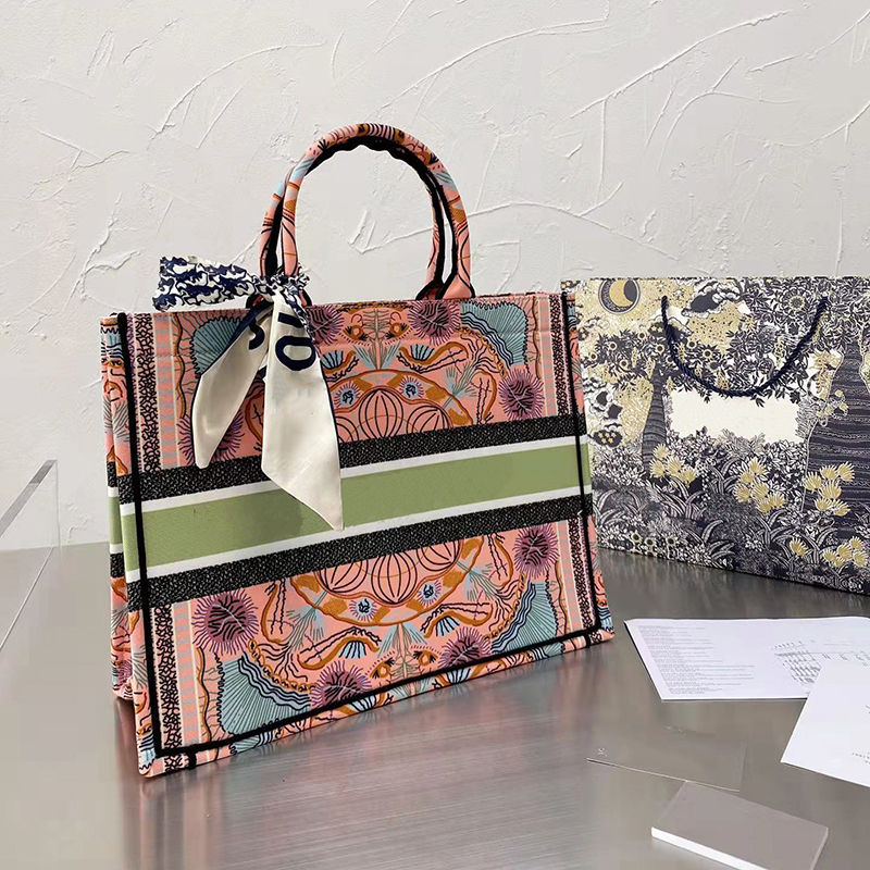Dies Quality Luxury Designers Bags Handbags Fashion Shoulderbags Classic Style Large Capacity Shopping Bags Exquisite Embroider, Green
Dies Quality Luxury Designers Bags Handbags Fashion Shoulderbags Classic Style Large Capacity Shopping Bags Exquisite Embroider, Green