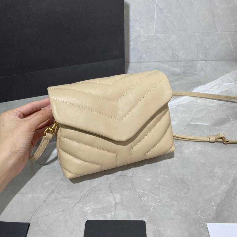 2021 Women Luxurys Designers Bags leather women's Designer square fat LouLou mini shoulder Purse fashion high quality quilted Flap messenger, Black black chain
2021 Women Luxurys Designers Bags leather women's Designer square fat LouLou mini shoulder Purse fashion high quality quilted Flap messenger, Black black chain