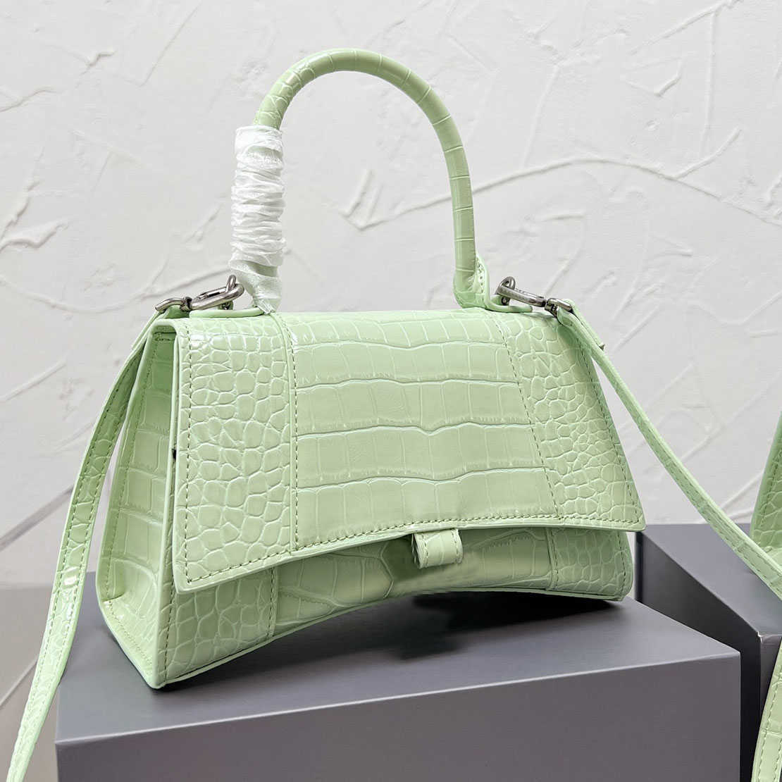 High quality Hourglass bags neo classic Totes lady Shoulder Crossbody women luxury designer handbags messanger tote crocodile Bags, I need to see other bags
High quality Hourglass bags neo classic Totes lady Shoulder Crossbody women luxury designer handbags messanger tote crocodile Bags, I need to see other bags