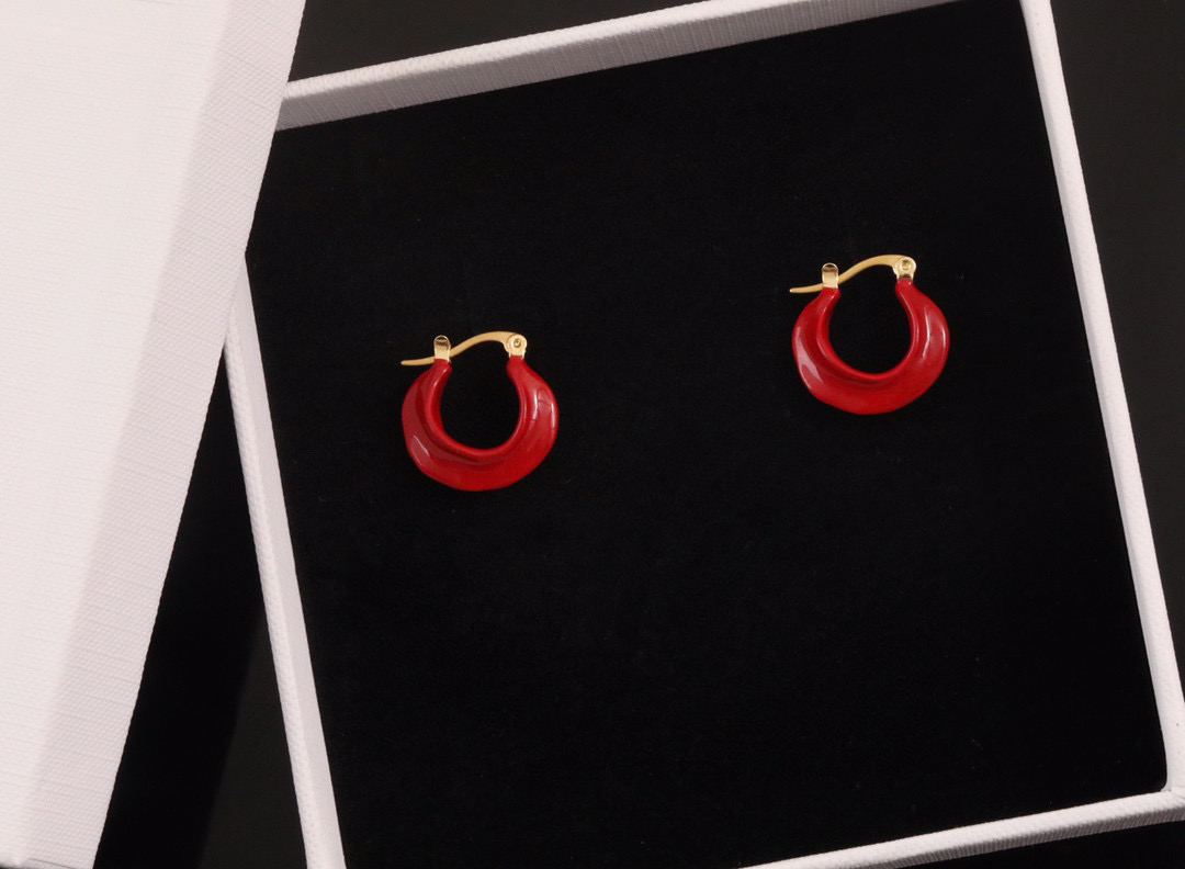 2022 Top quality Charm drop earring in 18k gold plated and two colors design for women wedding jewelry gift have stamp and handbag PS4272A
2022 Top quality Charm drop earring in 18k gold plated and two colors design for women wedding jewelry gift have stamp and handbag PS4272A