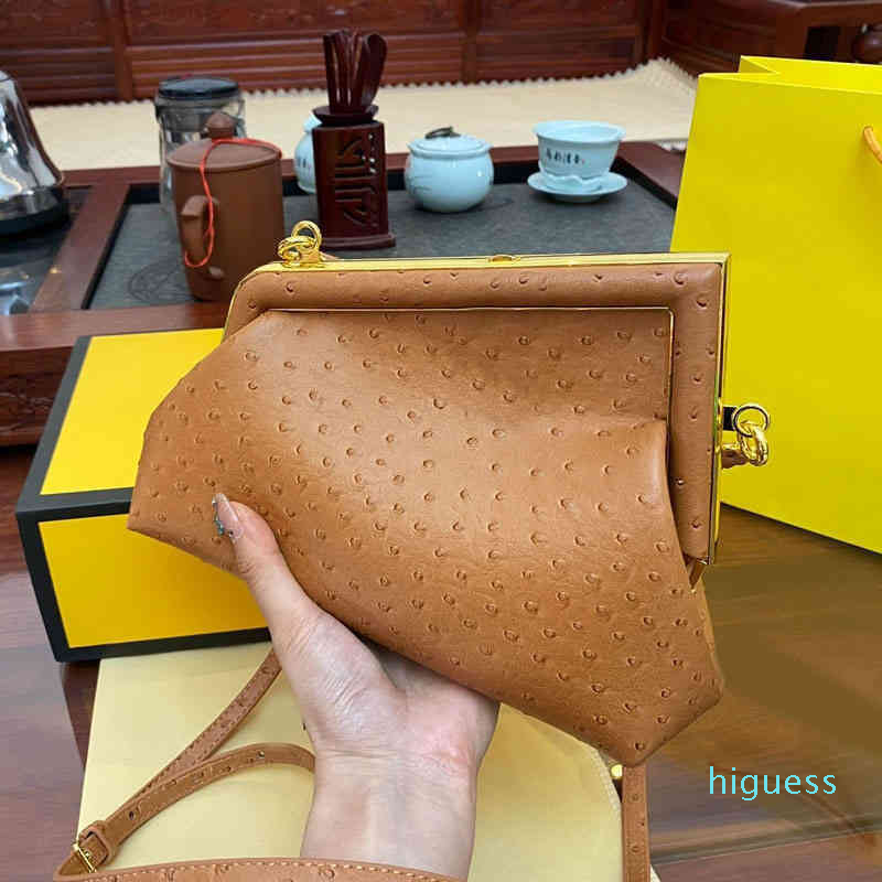 2022-Luxury Shoulder Bag Clip Women Ostrich Skin Messenger Clutch Versatile Women's Evening Bag, Black
2022-Luxury Shoulder Bag Clip Women Ostrich Skin Messenger Clutch Versatile Women's Evening Bag, Black