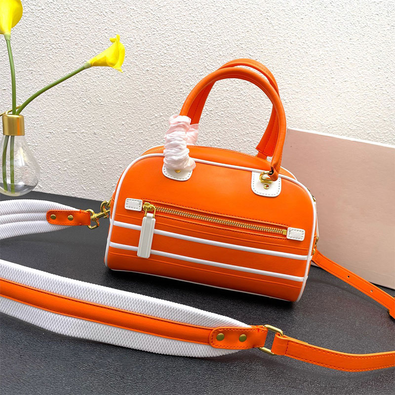 designer Handbag lady shoulder crossbody bags Boston sporty Bowling bag tote portable Work bag high quality Cowhide famous brand Luxury handbags, Black
designer Handbag lady shoulder crossbody bags Boston sporty Bowling bag tote portable Work bag high quality Cowhide famous brand Luxury handbags, Black