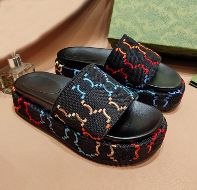 Fashion Womens Sandals Slippers Slide Designer Luxury Flat High Heels Flip Flops Embroidered Platform Rubber Sandal Leather Shoal Casual Shoe 35-41 HH22-189, 27#
Fashion Womens Sandals Slippers Slide Designer Luxury Flat High Heels Flip Flops Embroidered Platform Rubber Sandal Leather Shoal Casual Shoe 35-41 HH22-189, 27#