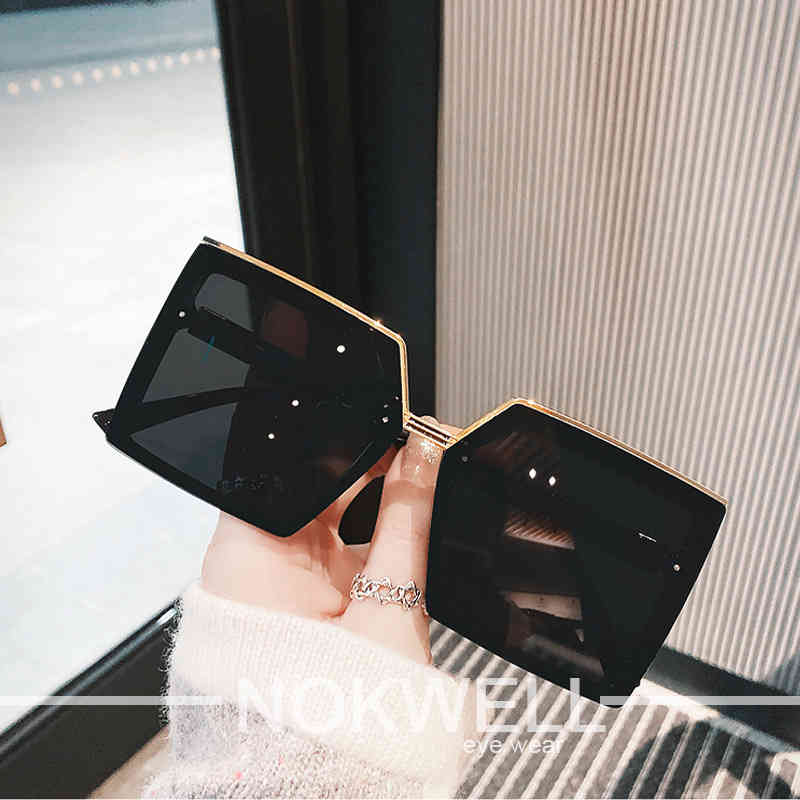 2022 black box sunscreen Korean version Sunglass crow core with plain face covering large frame glass
2022 black box sunscreen Korean version Sunglass crow core with plain face covering large frame glass