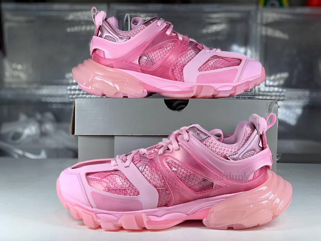 Track Sneaker Clear Sole Luxury brand Designer Running Shoes Men Women pink mesh nylon tracks 3 3.0 Triple white black leather Trainer Printed Platform trainers shoe, I need look other product
Track Sneaker Clear Sole Luxury brand Designer Running Shoes Men Women pink mesh nylon tracks 3 3.0 Triple white black leather Trainer Printed Platform trainers shoe, I need look other product