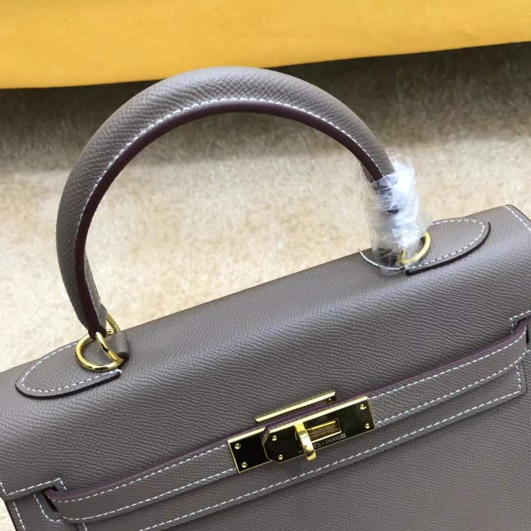 designer bag Fashion purse Women Totes Shoulder bags Cowskin Genuine leather Handbag Scarf Charm With shoulders straps and Packing box totes bag 01, No bag
designer bag Fashion purse Women Totes Shoulder bags Cowskin Genuine leather Handbag Scarf Charm With shoulders straps and Packing box totes bag 01, No bag