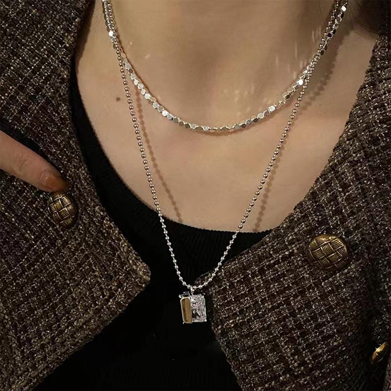 Pendant Necklaces Vintage Minimalist Square Clavicle For Woman Metal Bead Chain Crystal Pendent Party Gift 2022 Trendy Jewelry Accessory
Pendant Necklaces Vintage Minimalist Square Clavicle For Woman Metal Bead Chain Crystal Pendent Party Gift 2022 Trendy Jewelry Accessory