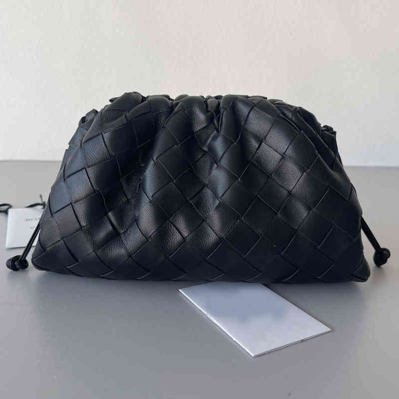 Small Venetas Designer Bottegas 2022 Size Clouds Handbags Luxury Design Weave Pouch Bag Genuine Leather Soft Clutch for Women with Leather, Blue
Small Venetas Designer Bottegas 2022 Size Clouds Handbags Luxury Design Weave Pouch Bag Genuine Leather Soft Clutch for Women with Leather, Blue