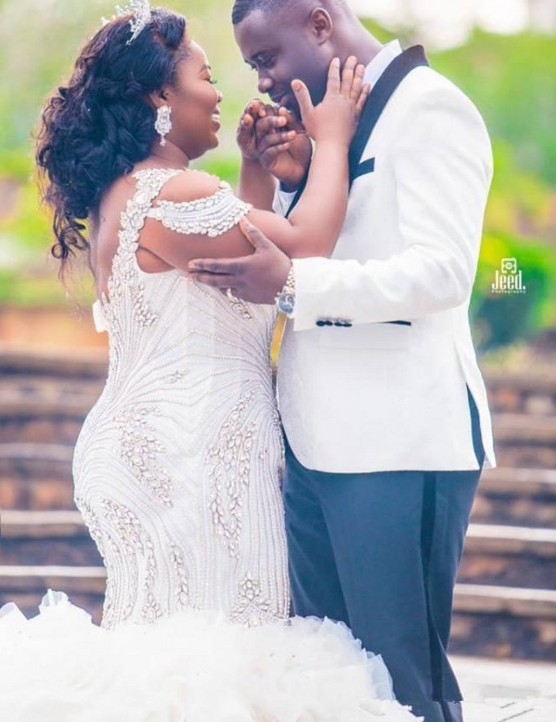 Plus Size Luxurious Mermaid Wedding Dresses Arabic Aso Ebi Off the Shoulder african Crystal Tiers Bridal Gown Vestidos De Noiva Mariage