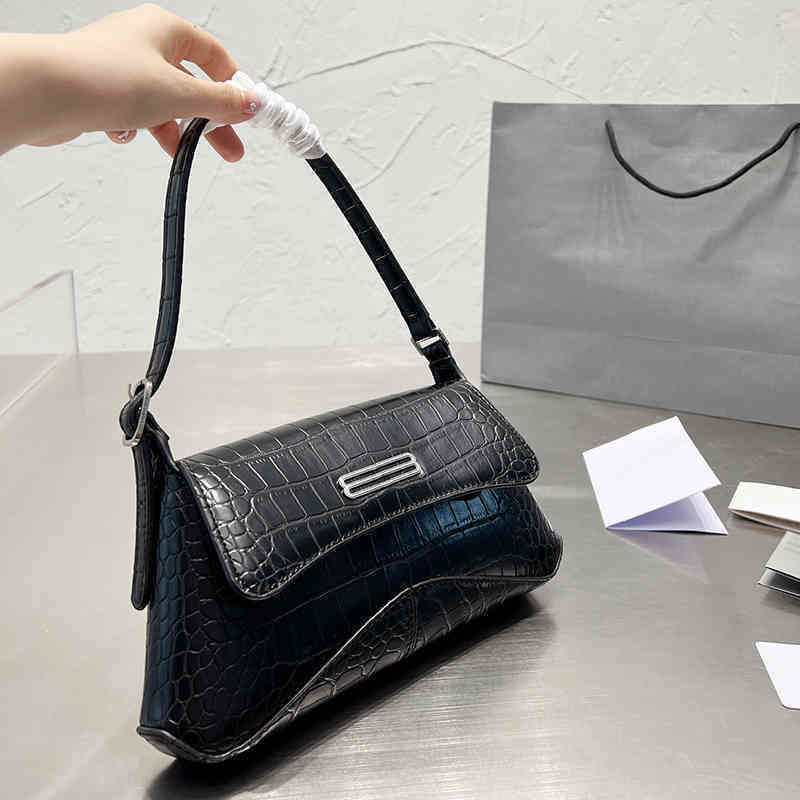Shoulder Bag Spain Bags Designer Handbags Messenger Bag Crossbody Bags Handbag Vintage Women Leather Satchel Fashion Purses 220531, Balen053104
Shoulder Bag Spain Bags Designer Handbags Messenger Bag Crossbody Bags Handbag Vintage Women Leather Satchel Fashion Purses 220531, Balen053104