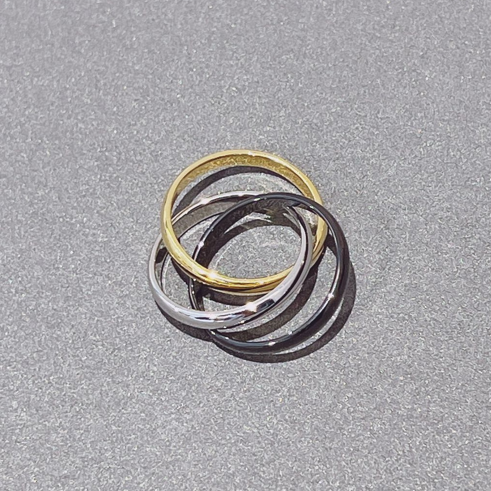 trinity series ring Made of black ceramic and 18K gold TOP quality counter highest quality official reproductions advnced exquisite gift ADITA rings
trinity series ring Made of black ceramic and 18K gold TOP quality counter highest quality official reproductions advnced exquisite gift ADITA rings