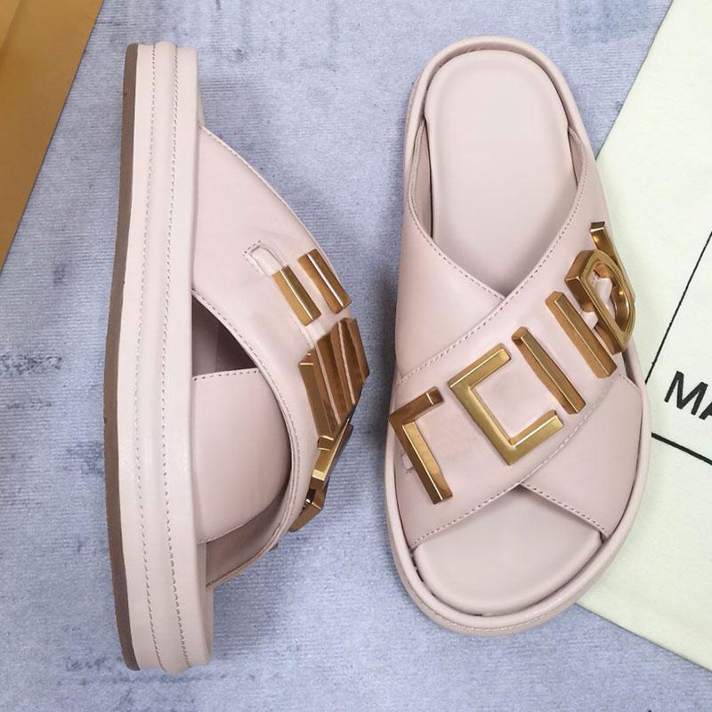New Womens Slippers Four Seasons Fashion Luxury Wide Cross Laces Upper Three-dimensional Gold Metal Letter Ladies Thick Sole Slippers Leisure Shopping Top Quality, Box
New Womens Slippers Four Seasons Fashion Luxury Wide Cross Laces Upper Three-dimensional Gold Metal Letter Ladies Thick Sole Slippers Leisure Shopping Top Quality, Box