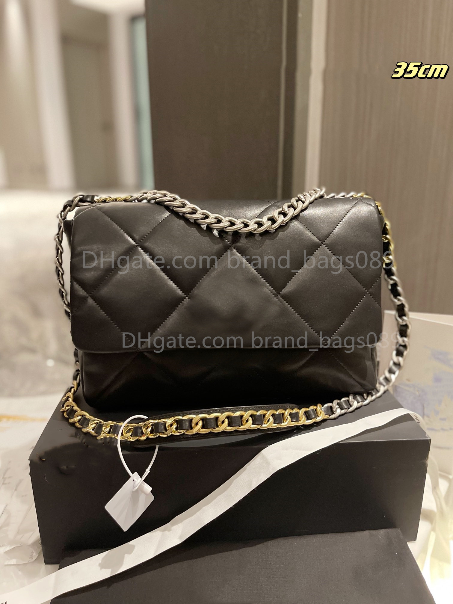 Wholesale Price Sale Womens Luxury Designer bags Top 19 Bags Single Flap Quilted Matelasse Outdoor shopping Handbags Classic Fashion Style Big size Chain Totes, #5
Wholesale Price Sale Womens Luxury Designer bags Top 19 Bags Single Flap Quilted Matelasse Outdoor shopping Handbags Classic Fashion Style Big size Chain Totes, #5