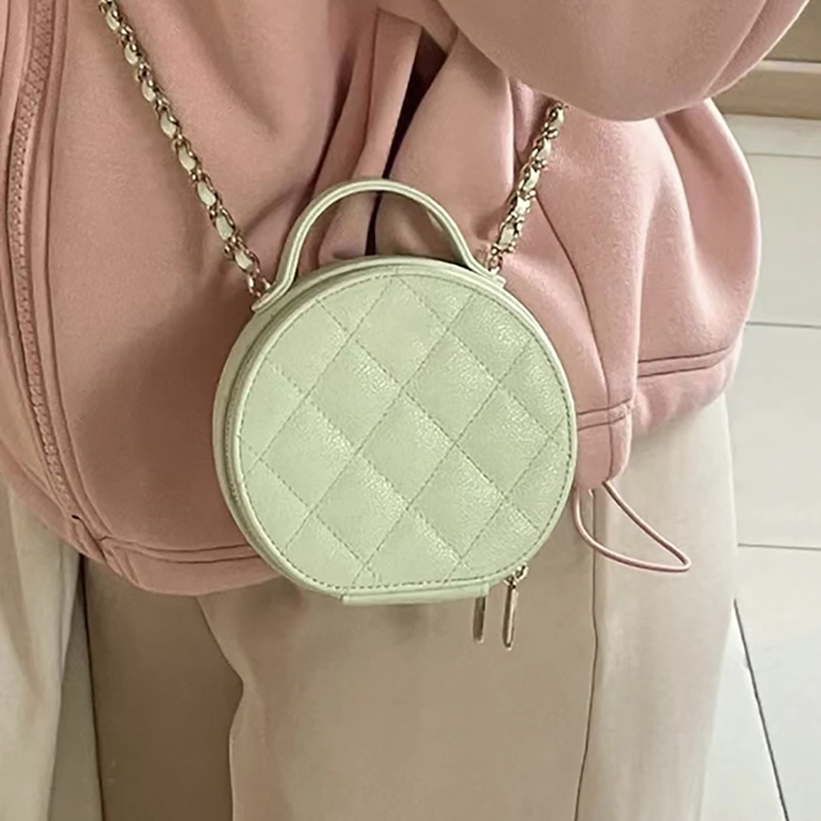 10A Top quality Round cosmetic bag 12cm luxury designer bags woman leather shoulder handbag fashion crossbody bag lady chain bagss clutch purse With box C047
10A Top quality Round cosmetic bag 12cm luxury designer bags woman leather shoulder handbag fashion crossbody bag lady chain bagss clutch purse With box C047