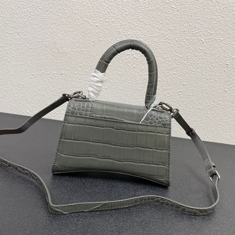 Luxurys Designer hourglass Bags Womens Handbags Purses real leathers Shoulder bag high quality handbag Crossbody bag Crocodile leather, Blue
Luxurys Designer hourglass Bags Womens Handbags Purses real leathers Shoulder bag high quality handbag Crossbody bag Crocodile leather, Blue