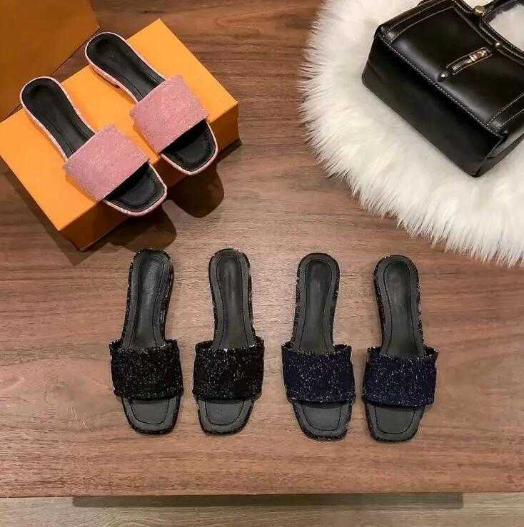 Women Flat Bottom Slippers Designer Sandal Fashion Classic Letter Printing Summer Sandals Women Luxury Flip Flops Lightweight Leisure Beach, Box
Women Flat Bottom Slippers Designer Sandal Fashion Classic Letter Printing Summer Sandals Women Luxury Flip Flops Lightweight Leisure Beach, Box