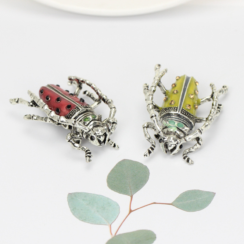 Diamond Painting Oil Longicorn Insect Brooch Unisex Cartoon Dress Rhinestone A Word Pin European Women Animal Alloy Clothes Coat Suit Collar Badge Pins
Diamond Painting Oil Longicorn Insect Brooch Unisex Cartoon Dress Rhinestone A Word Pin European Women Animal Alloy Clothes Coat Suit Collar Badge Pins