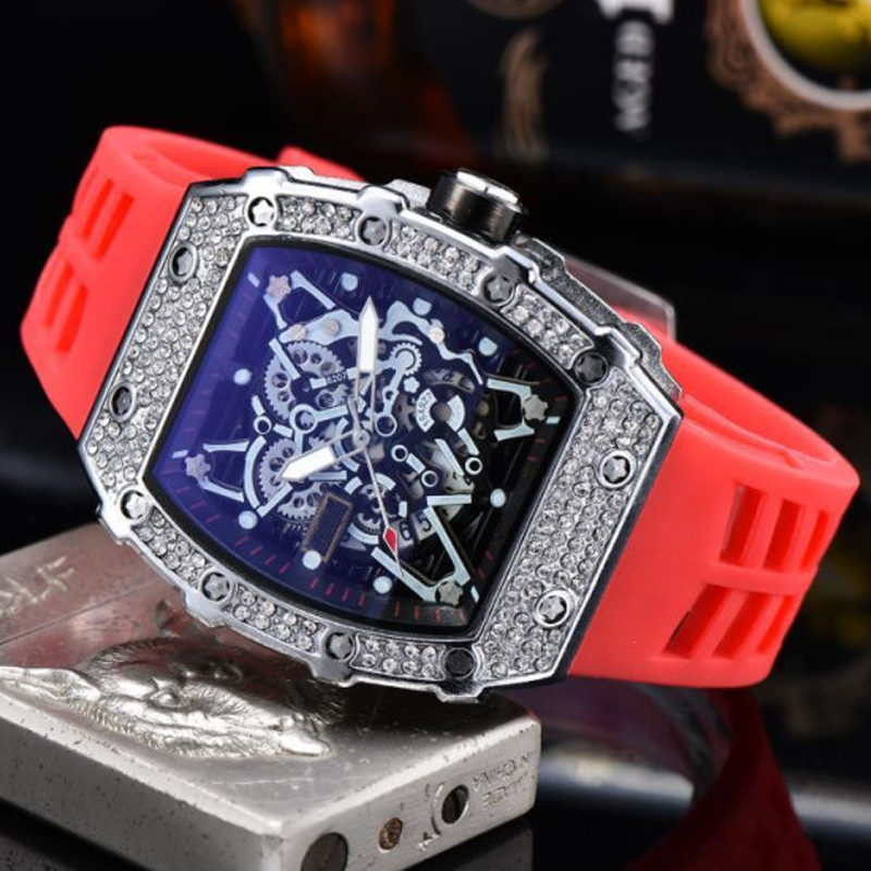 0 0 0 2022 Luxury 3 pins new men's high quality diamond quartz watch hollow glass back stainless steel case watch black rubber1
0 0 0 2022 Luxury 3 pins new men's high quality diamond quartz watch hollow glass back stainless steel case watch black rubber1
