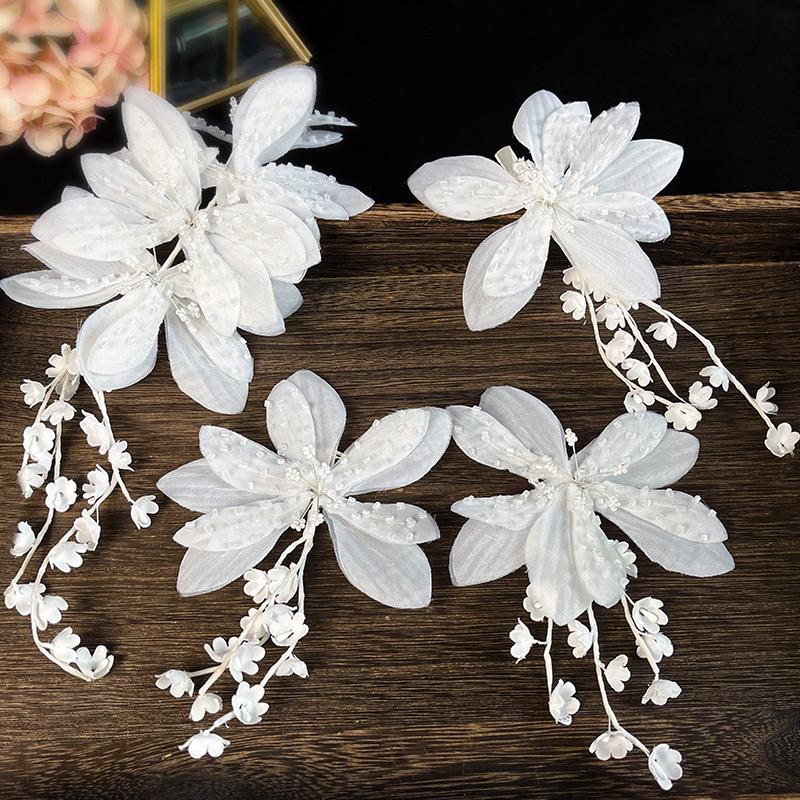 Headpieces 4pcs Sets Bride Hair Clips Women White Satin Flower Earrings Rice Bead Beach Wedding Barette Cheveux FemmeHeadpieces
Headpieces 4pcs Sets Bride Hair Clips Women White Satin Flower Earrings Rice Bead Beach Wedding Barette Cheveux FemmeHeadpieces