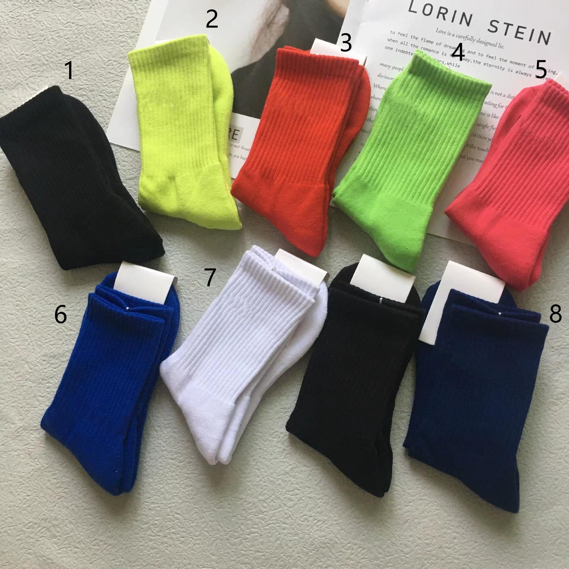 2022 Designer Design Luxury stocking Mens Womens Socks 100% Cotton stockings high quality Cute comfortable Long sock letter pattern 12 color
2022 Designer Design Luxury stocking Mens Womens Socks 100% Cotton stockings high quality Cute comfortable Long sock letter pattern 12 color