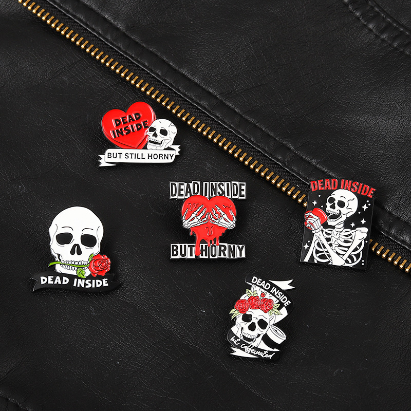 Halloween Rose Skeleton Brooch Couples Heart Punk Letters Lapel Pins European Skull Shape Backpack Cowboy Clothes Badges Enamel Corsage Accessories
Halloween Rose Skeleton Brooch Couples Heart Punk Letters Lapel Pins European Skull Shape Backpack Cowboy Clothes Badges Enamel Corsage Accessories