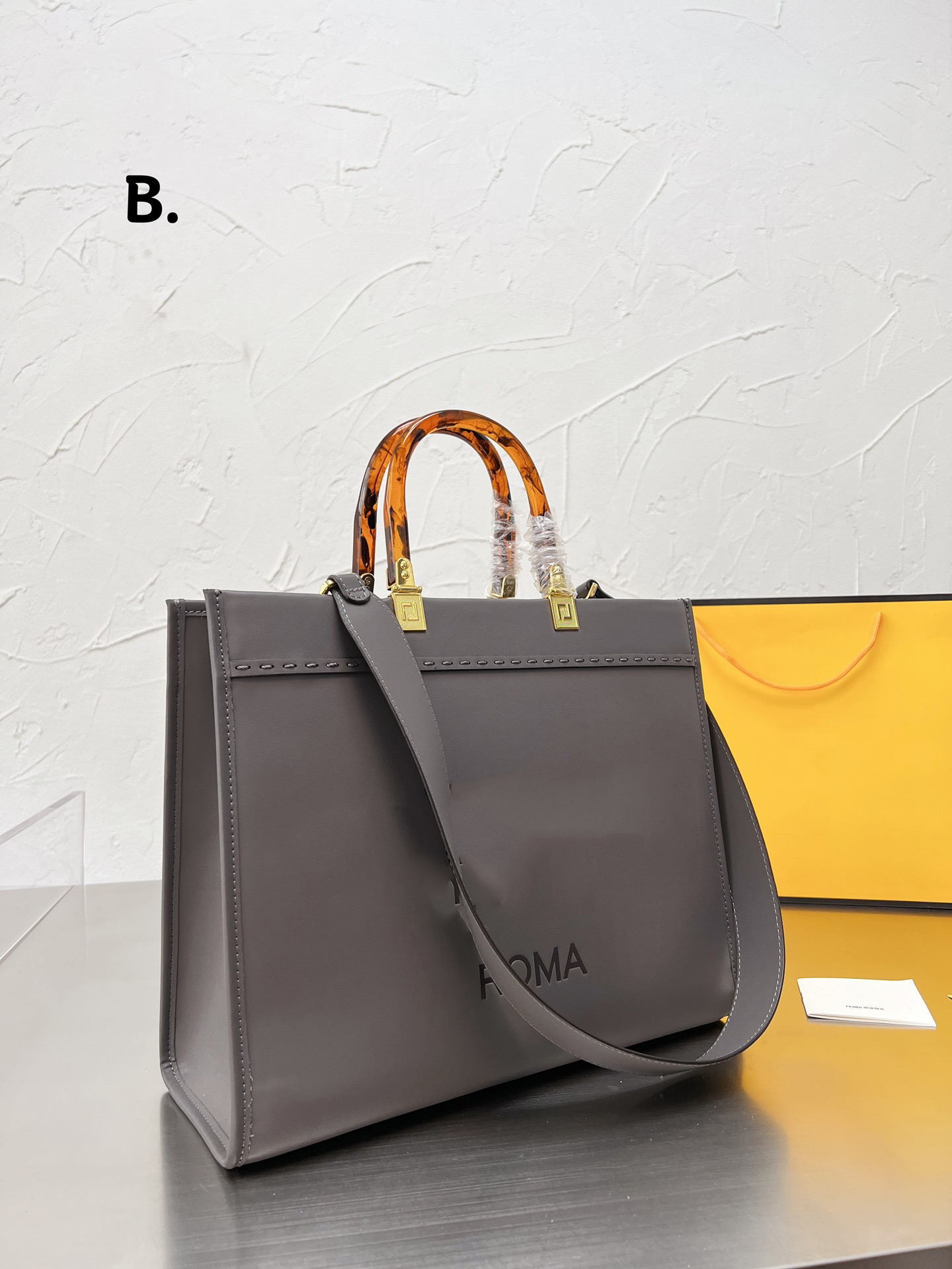 women's shoulder bag Luxury tote purse handbag message bags cluth top quality Brand classic Genuine leather Crossbody cattlehide Sunshine Shopper Size 35CM gray, White
women's shoulder bag Luxury tote purse handbag message bags cluth top quality Brand classic Genuine leather Crossbody cattlehide Sunshine Shopper Size 35CM gray, White