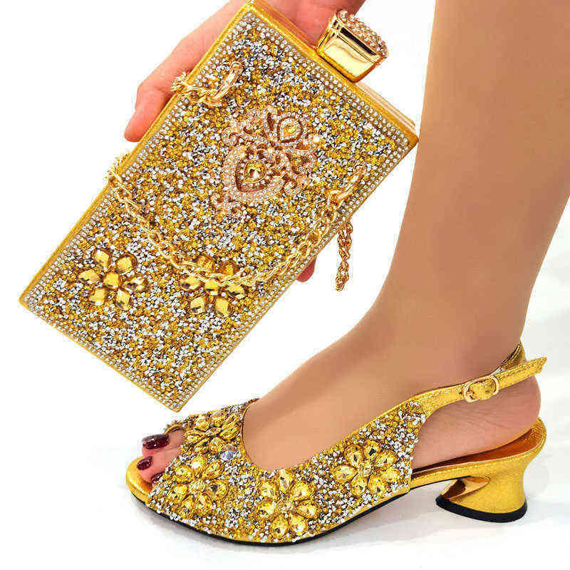 Fashion Dress Shoes Doershow Charming And Bag Matching Set With Gold Hot Selling Women Italian For Party Wedding 220512, Red
Fashion Dress Shoes Doershow Charming And Bag Matching Set With Gold Hot Selling Women Italian For Party Wedding 220512, Red