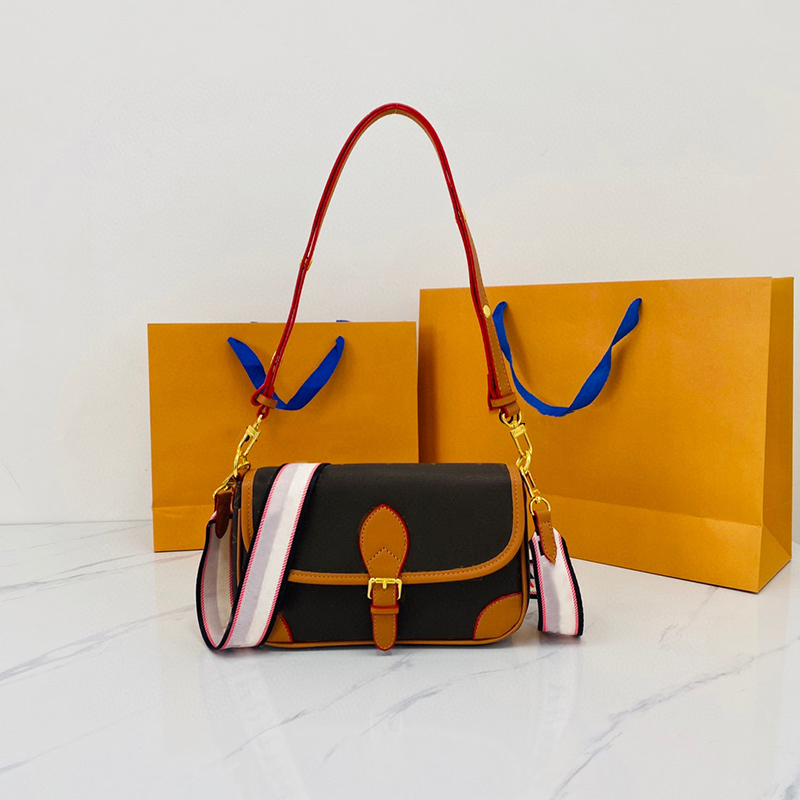 Bags Luxurys Handbags Designer Bag Classic Ladies Shoulder Bag Retro Brand Purse for Women, Color 01
Bags Luxurys Handbags Designer Bag Classic Ladies Shoulder Bag Retro Brand Purse for Women, Color 01