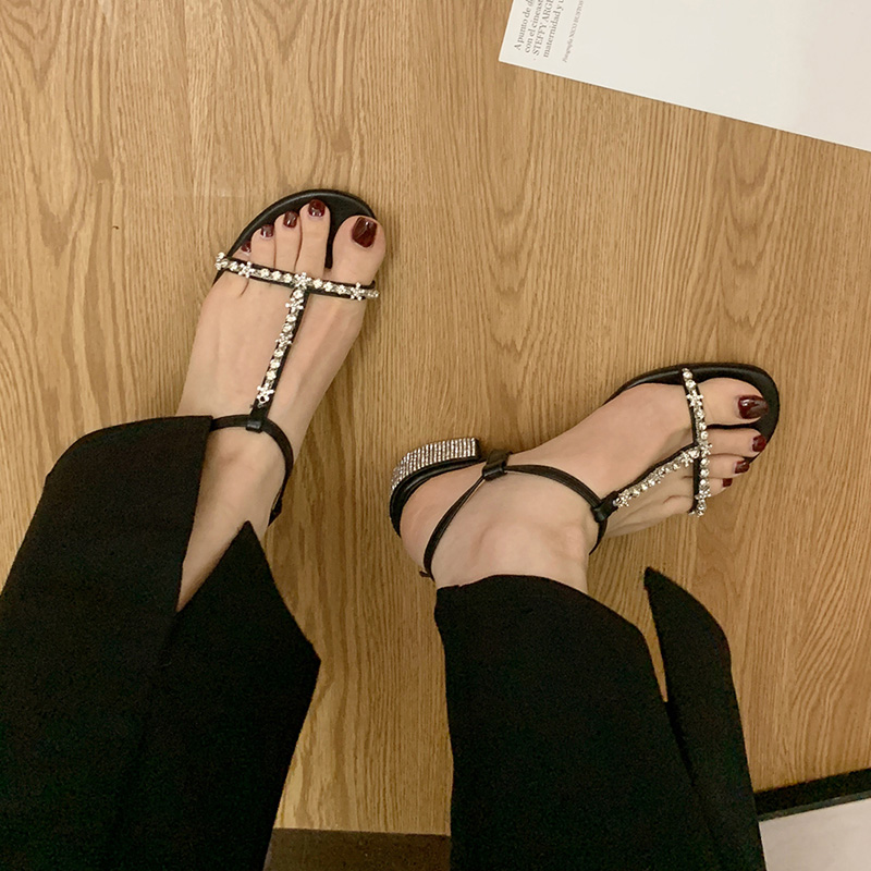 Strap Luxury Designer T Sandals Women Shoes Casual Crystal Square Heel Summer Leather Shoe Buckle Strap Open Toe Footwear, Grey 
Strap Luxury Designer T Sandals Women Shoes Casual Crystal Square Heel Summer Leather Shoe Buckle Strap Open Toe Footwear, Grey