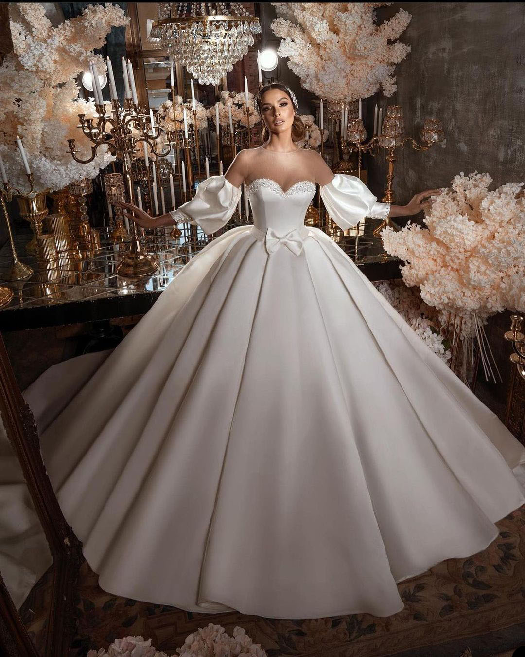 Ball Gown Wedding Dresses Appliques Sequins Beads Sweetheart Neck Detachable Sleeves Bow Tie or Length Train Elegant High Waist Vintage Robes De Soire