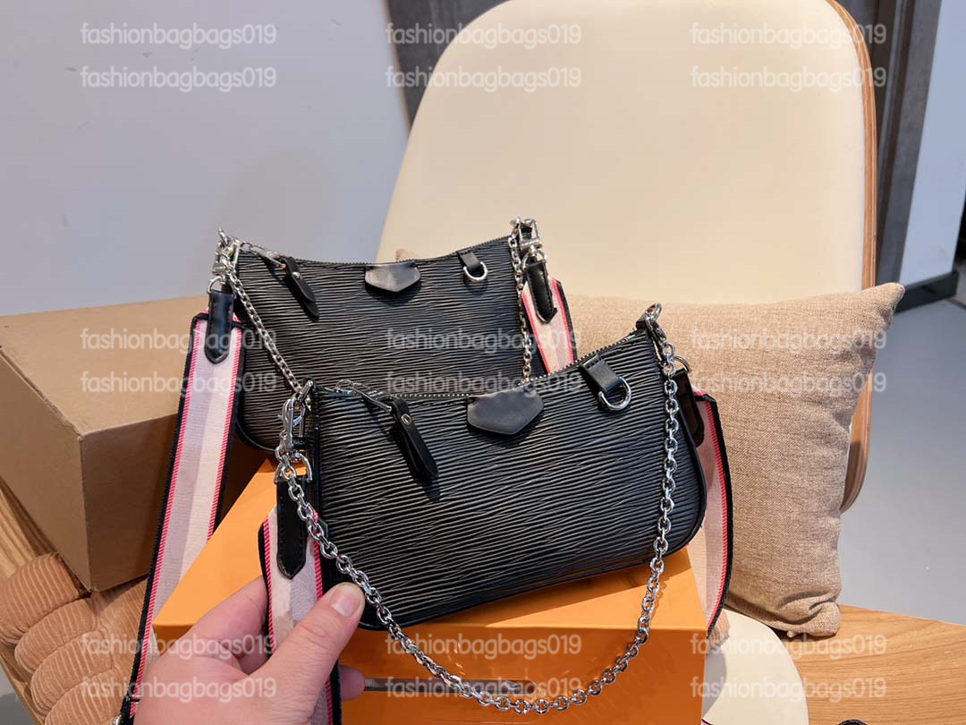 Classic Mini Chain POCHETTE Bag Black Wave embossed leather Wallet Purses Designer Bags Wide Textile Strap Women Easy Pouch On Strap Hangbags
Classic Mini Chain POCHETTE Bag Black Wave embossed leather Wallet Purses Designer Bags Wide Textile Strap Women Easy Pouch On Strap Hangbags