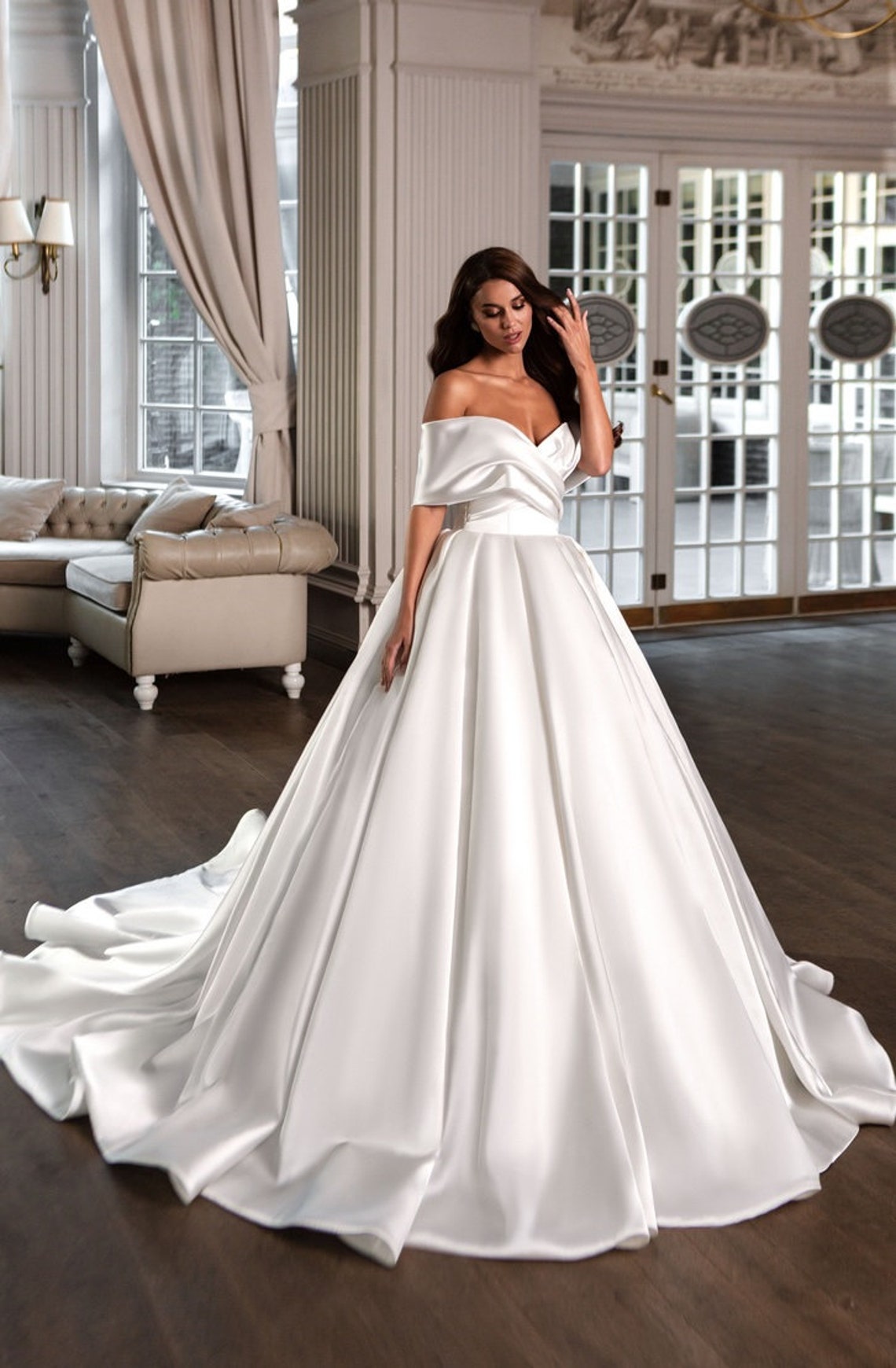 2022 Simple White Satin A Line Wedding Dress Off The Shoulder Short Sleeve Korean Style Bridal Gowns Court Train Charming Bride Dresses