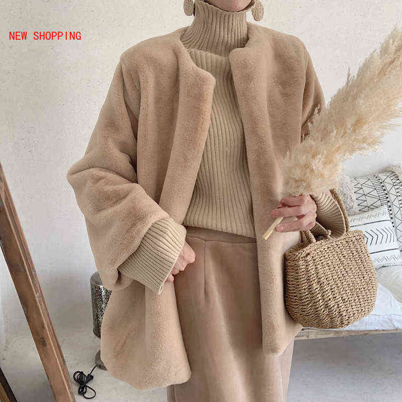 New Elegant Khaki Winter Warm Rabbit Fur Coats Women Faux Coat Streetwear Autumn Mink Jacket Female Party Overcoat J220719
New Elegant Khaki Winter Warm Rabbit Fur Coats Women Faux Coat Streetwear Autumn Mink Jacket Female Party Overcoat J220719
