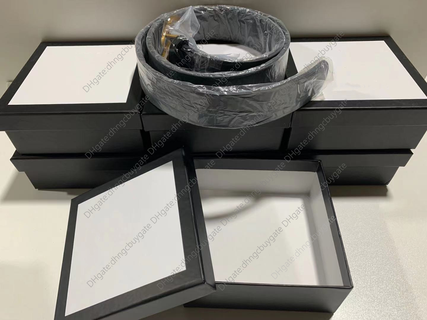 Designer Designer Luxury Belts Men Women Belt with Fashion Buckle Leather Belt Width Highly Quality Box
Designer Designer Luxury Belts Men Women Belt with Fashion Buckle Leather Belt Width Highly Quality Box