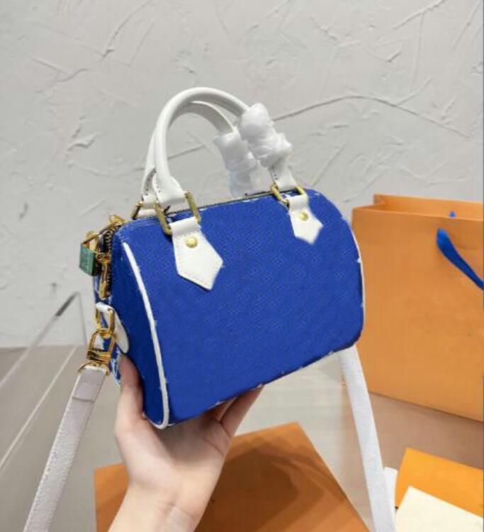 Designers Women Nano Shoulder Bags High Quality tote bag Luxurys Purse Fashion Crossbody Handle pillow Handbag with Dust Bag, Blue
Designers Women Nano Shoulder Bags High Quality tote bag Luxurys Purse Fashion Crossbody Handle pillow Handbag with Dust Bag, Blue