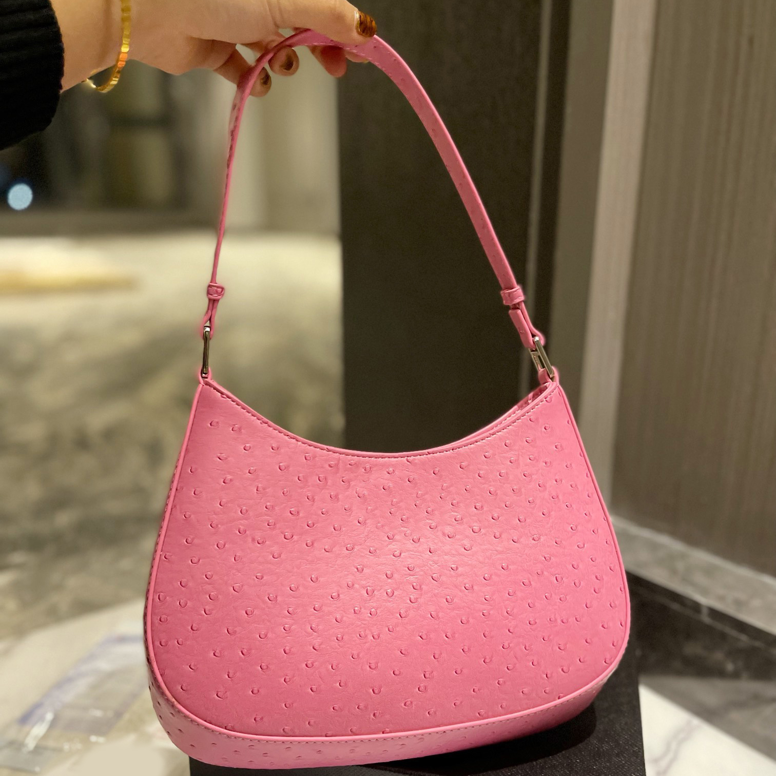 Axillary bag Shoulder Flap Bags hot luxurys designers letter Fashion Womens Handbags Letter Handbag ladies Chains Cross Body Clutch High Quality Totes Purse, No bags
Axillary bag Shoulder Flap Bags hot luxurys designers letter Fashion Womens Handbags Letter Handbag ladies Chains Cross Body Clutch High Quality Totes Purse, No bags