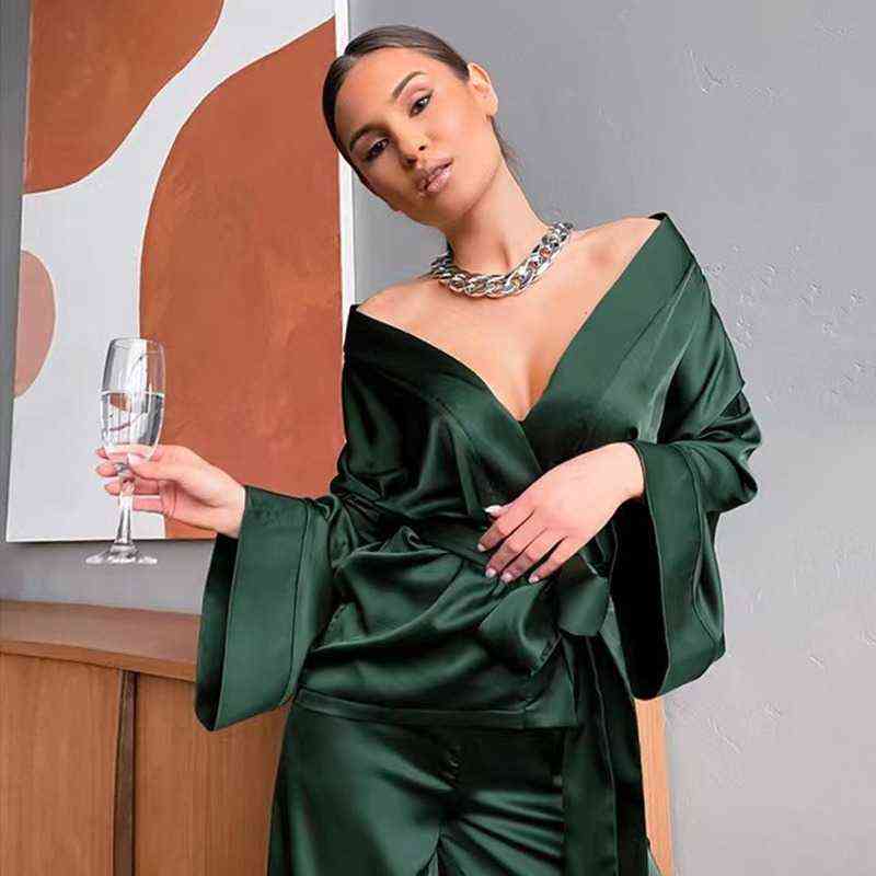 Set Woman 2 Pieces Ice Silk Long Sleeve Pijama Sexy Summer Plus Size Sleepwear Suit Grace Women's Pajamas, 22
Set Woman 2 Pieces Ice Silk Long Sleeve Pijama Sexy Summer Plus Size Sleepwear Suit Grace Women's Pajamas, 22
