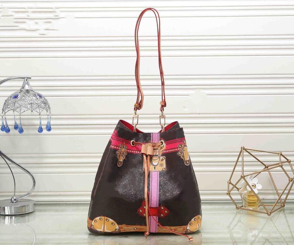 luxurys high-quality pu designer crossbody bag Women's Fashion brown Handbags purses shoulder Bags 02
luxurys high-quality pu designer crossbody bag Women's Fashion brown Handbags purses shoulder Bags 02