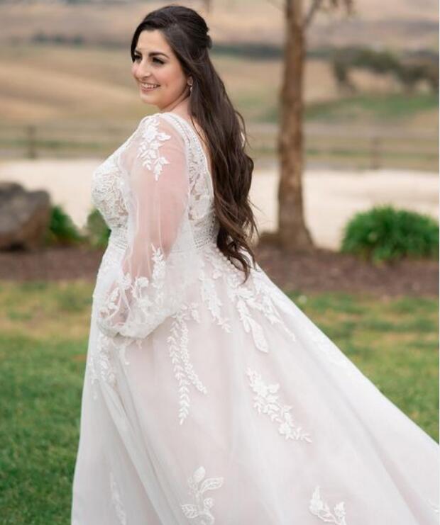 Plus Size Boho Wedding Dress 2022 Sexy V Neck Lace Backless Beach Country Bride Dress Long Sleeve Bohemian Garden Women Party Robe Mariage Vestidos de