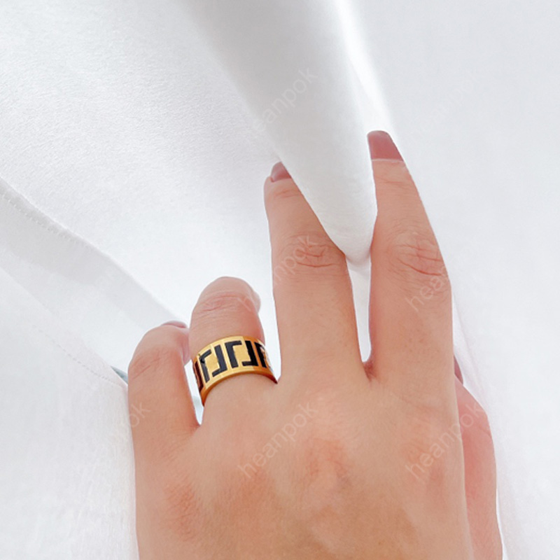 Luxurys Designers Ring Jewelry Designer Gold Rings Engagements For Women Love Ring Letter F Brand Earrings With Box New 22031603R
Luxurys Designers Ring Jewelry Designer Gold Rings Engagements For Women Love Ring Letter F Brand Earrings With Box New 22031603R