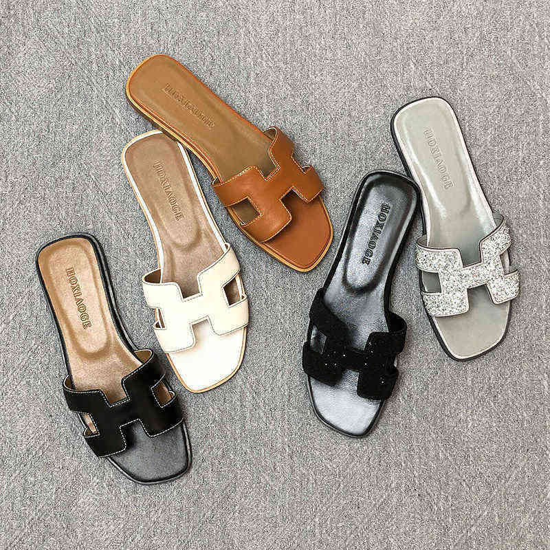 Designer Herme Slippers Zhibings 2022 New Wanghong h Family Women Wear Leather Flip Flops in Summer Rhinestones and Casual Hflip, Black
Designer Herme Slippers Zhibings 2022 New Wanghong h Family Women Wear Leather Flip Flops in Summer Rhinestones and Casual Hflip, Black