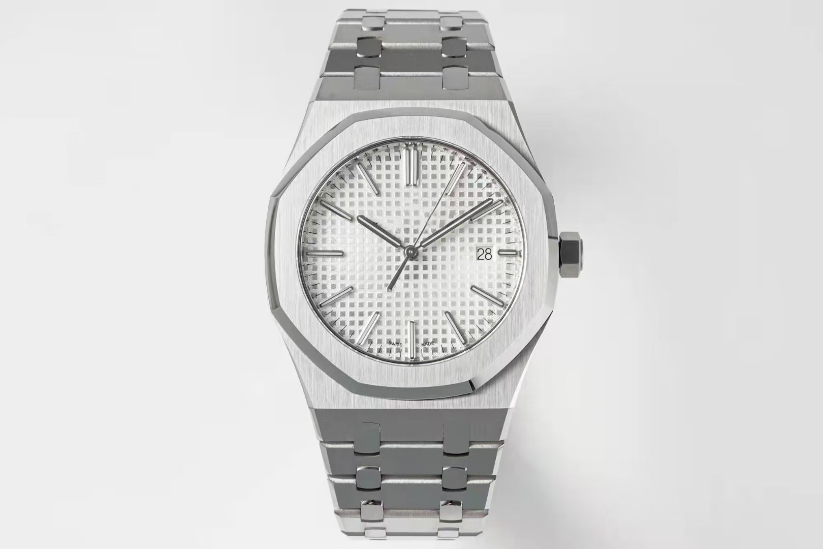 2022 new luxury men's watch ap15400st silver white face integrated 3120 automatic mechanical movement sapphire glass diameter 41mm
2022 new luxury men's watch ap15400st silver white face integrated 3120 automatic mechanical movement sapphire glass diameter 41mm