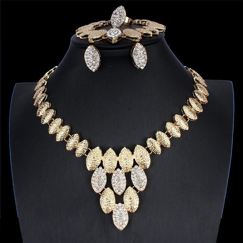 Indian Womens Jewelry Aesthetic Necklace Set Fashionable Earrings Wedding Accessories Ring Bracelet 4 Pieces 220812