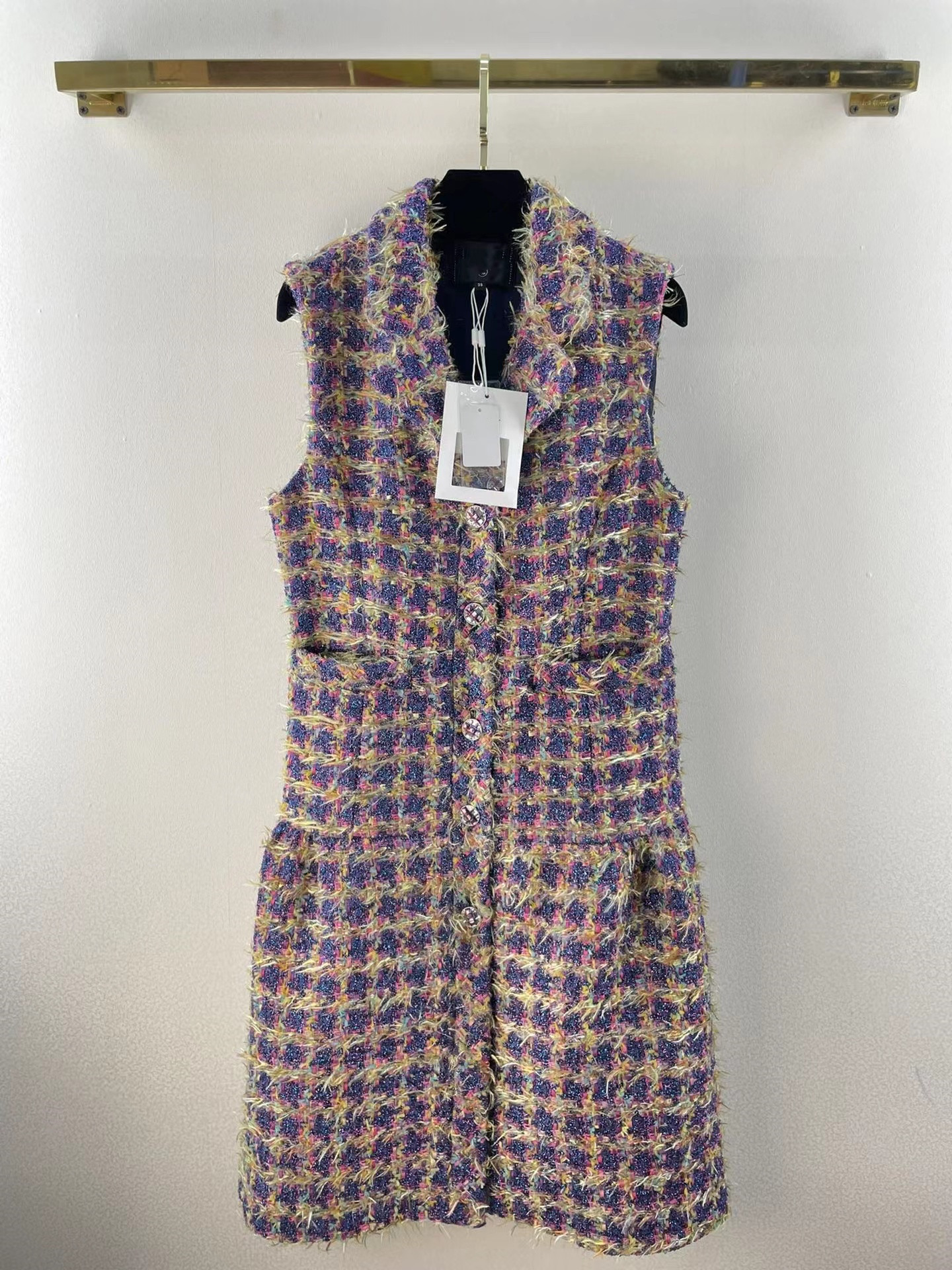 Milan Runway Trench Coats 2022 Autumn Lapel Neck Designer Women' Vests Brand Same Style Outerwear 0807-2, Multi
Milan Runway Trench Coats 2022 Autumn Lapel Neck Designer Women' Vests Brand Same Style Outerwear 0807-2, Multi
