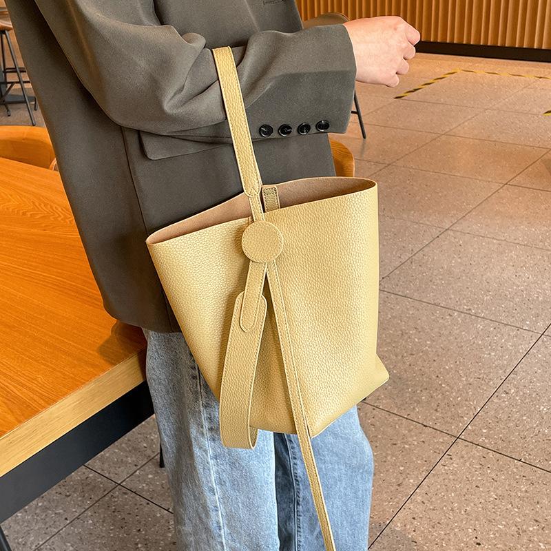 Evening Bags Genuine Leather Women Handbags Casual Shopper Shoulder Bag Commuter Large Bucket Handbag Simple High Quality ToteEvening, Black
Evening Bags Genuine Leather Women Handbags Casual Shopper Shoulder Bag Commuter Large Bucket Handbag Simple High Quality ToteEvening, Black
