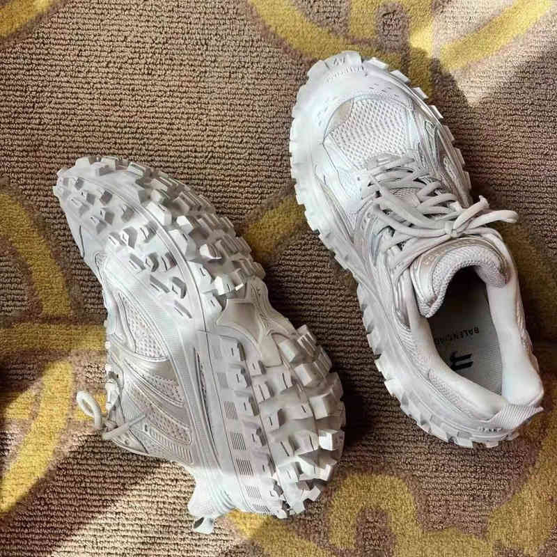 mens shoes balencaigass 2022 Paris tire tank defender thick soled mesh dad breathable lace up sneakers, Creamy-white
mens shoes balencaigass 2022 Paris tire tank defender thick soled mesh dad breathable lace up sneakers, Creamy-white